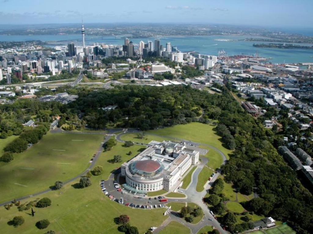Base Auckland Hostel Bagian luar foto
